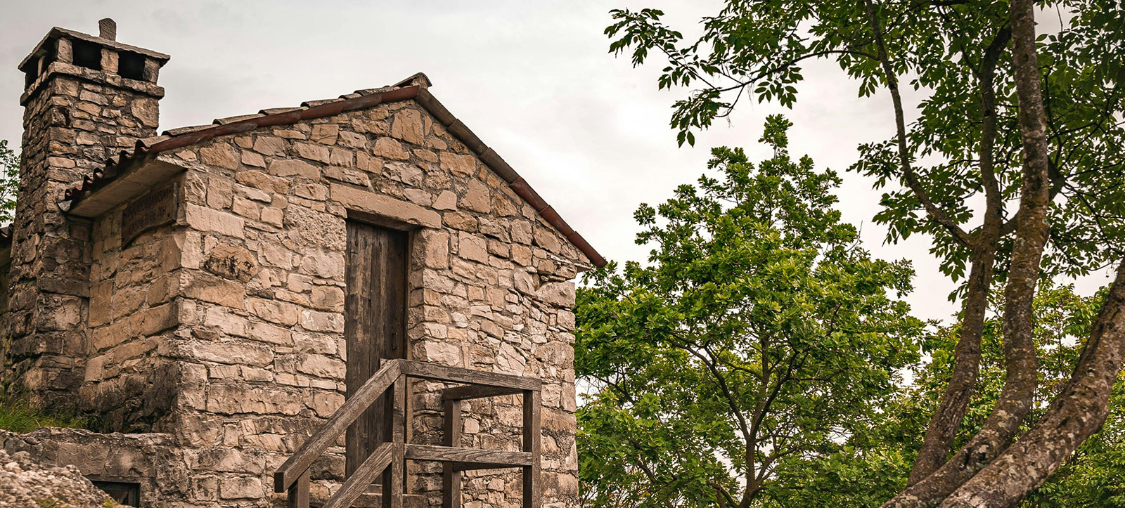 Akasaa House quarry stone slab facade